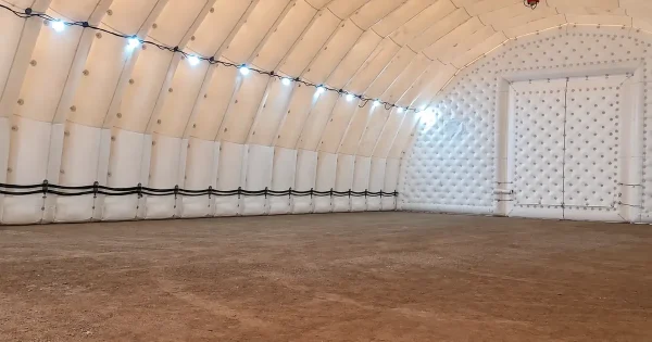 Интерьер пневмоангара-склада ООО «АГМК» площадью 636 м²